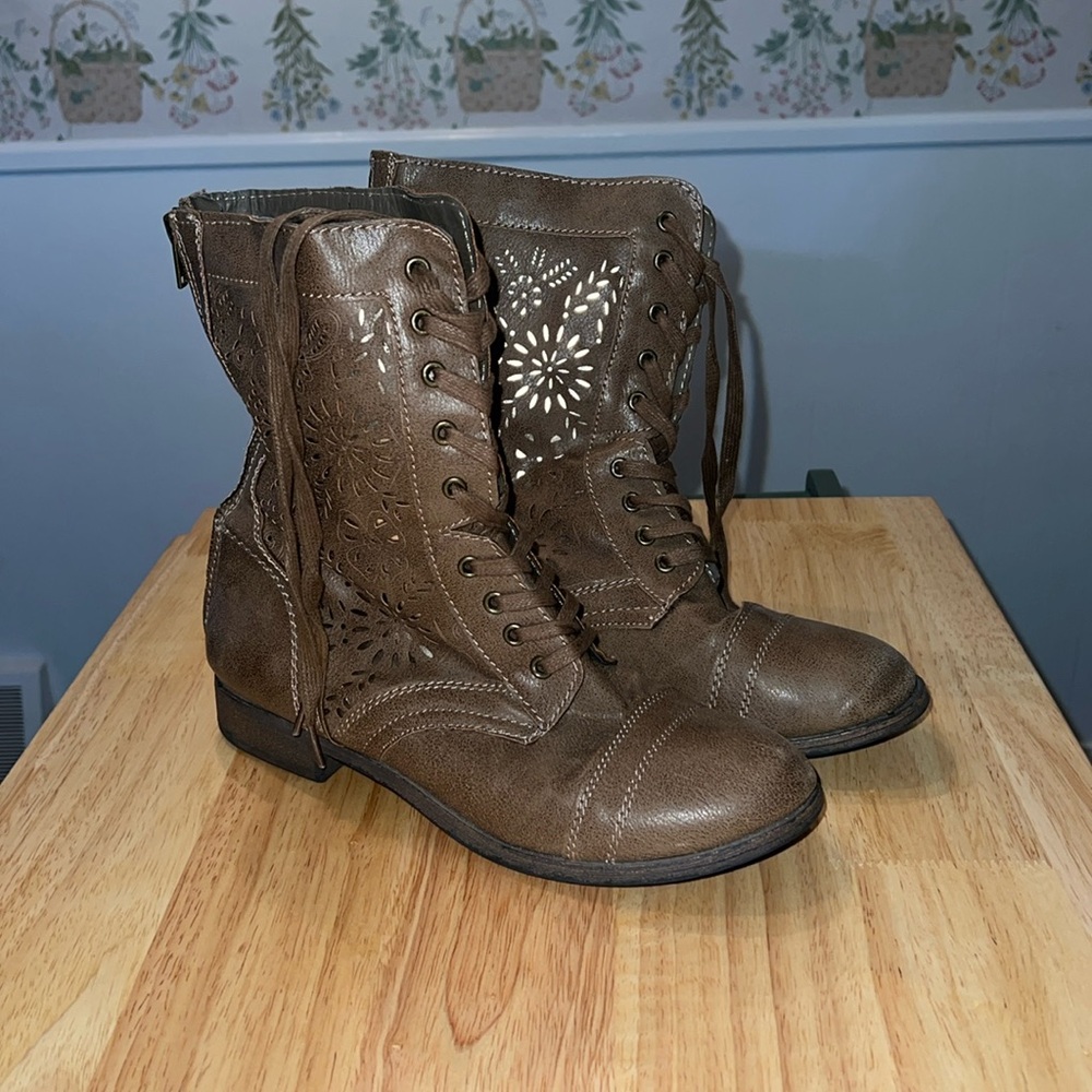 Rampage Size 8.5 Taupe/Tan Women’s Boots